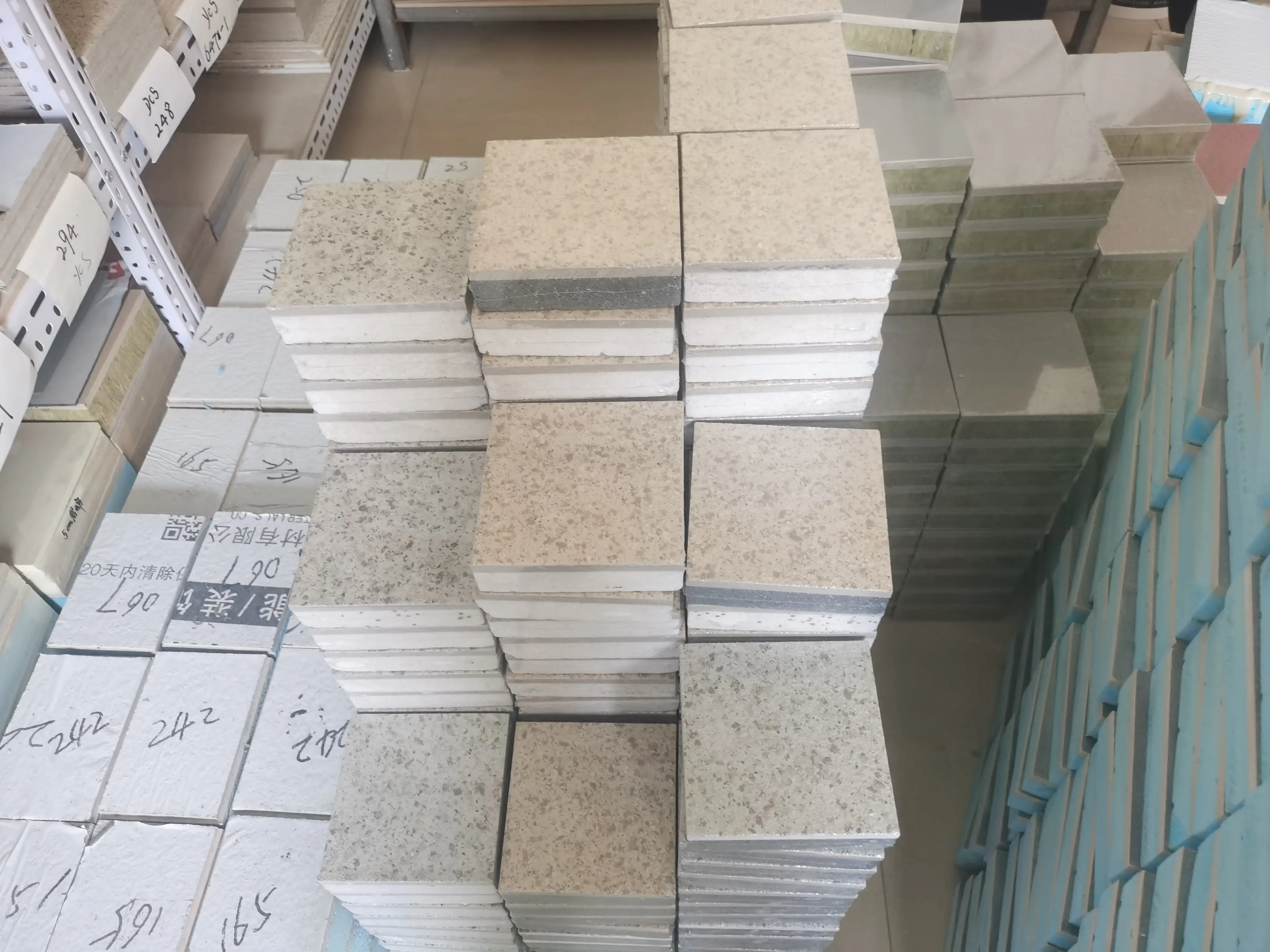 闡釋氟碳金屬漆保溫裝飾一體板價(jià)格，哪個(gè)品牌靠譜